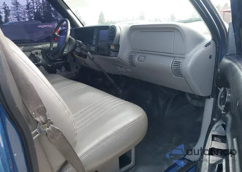 1997 Chevrolet C1500 Fleetside W/T z USA, uszkodzony, nr VIN 1GCEC14W2VZ131807